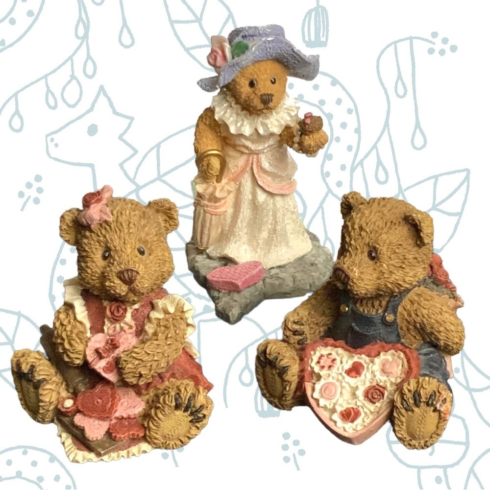 3 Resin Valentine Love Heart Bears Figurines